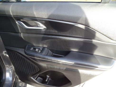 Used 2023 Jeep Grand Cherokee Laredo image 38