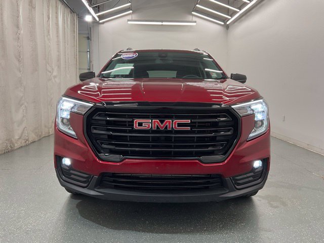 Used 2024 GMC Terrain SLT w/ Elevation Edition AWD/4WD image 3
