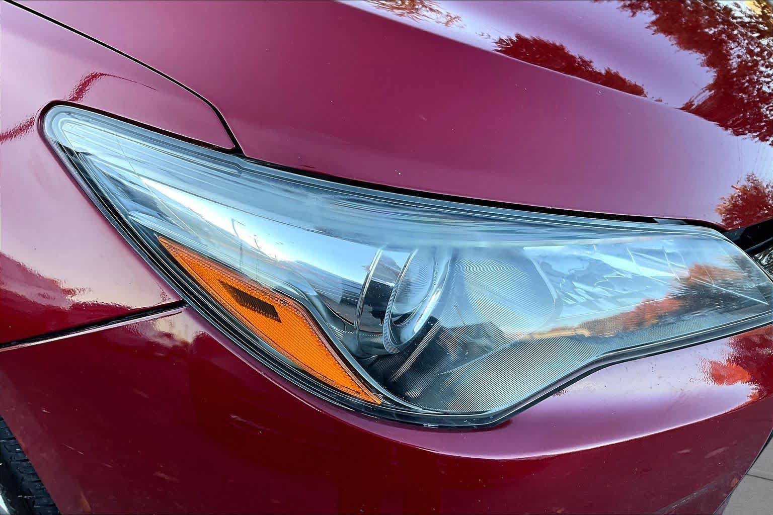 Used 2016 Toyota Camry SE FWD image 25
