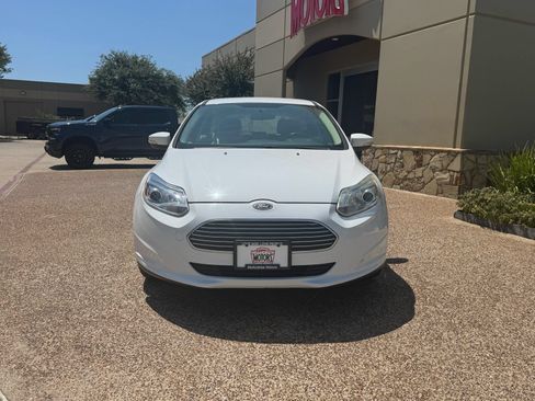 Used 2017 Ford Focus Electric Hatchback FWD image 5