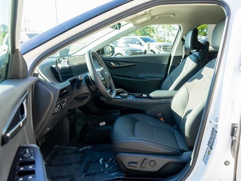 New 2025 Kia EV6 Light w/ Light LR Technology Package AWD/4WD image 11