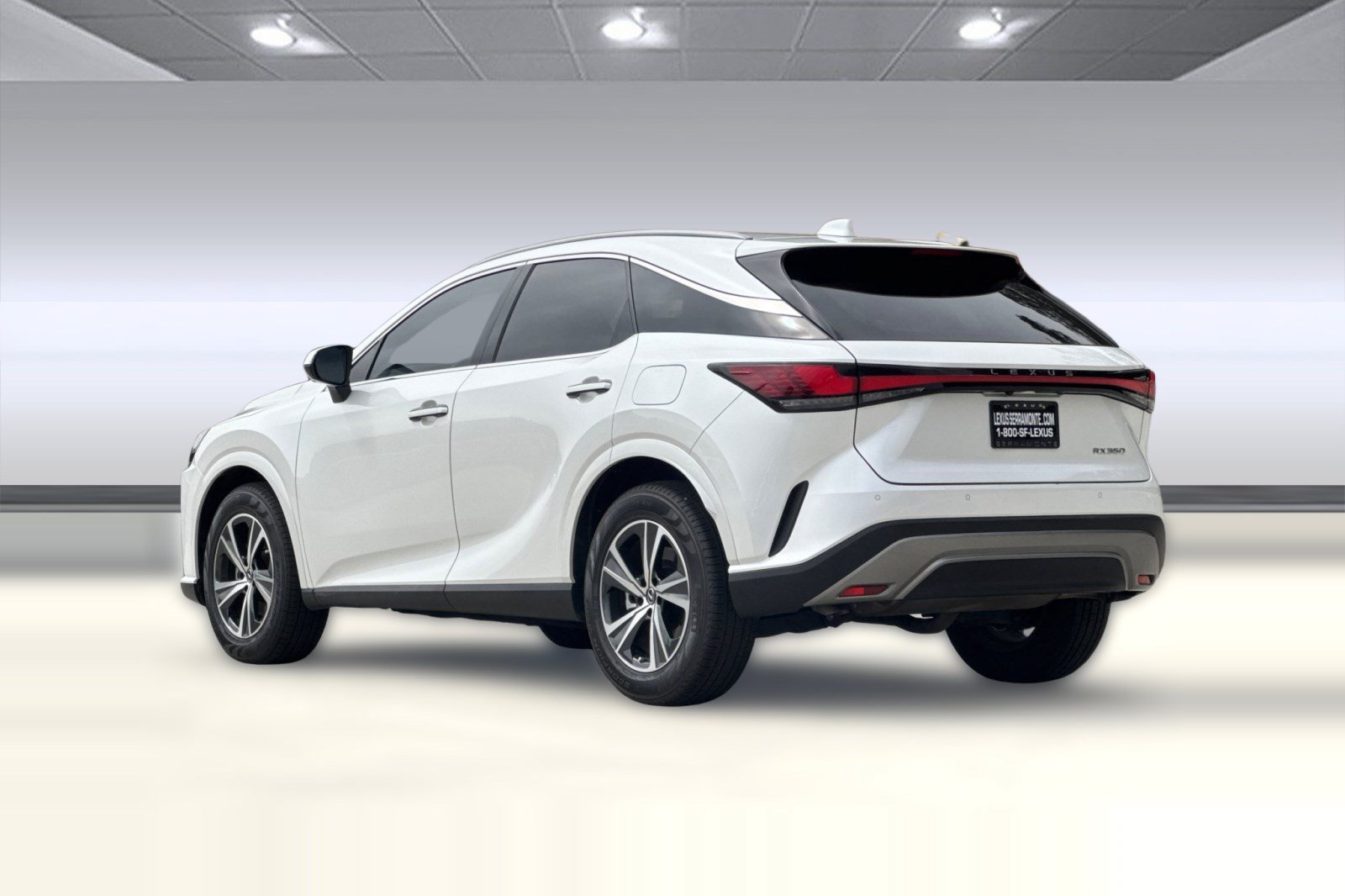 Used 2024 Lexus RX 350 Premium w/ Accessory Package (Z1) FWD image 3