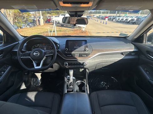 Used 2024 Nissan Altima 2.5 SV image 20