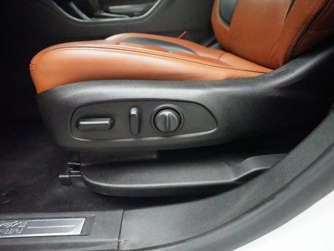 Used 2019 GMC Acadia SLT image 29