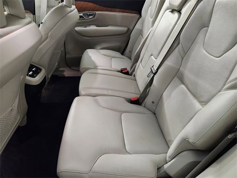 Used 2021 Volvo XC90 T6 Momentum w/ Advanced Package image 30