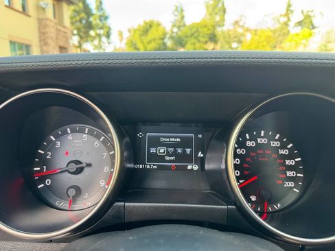 Used 2016 Ford Mustang Shelby GT350 w/ Track Package RWD image 23
