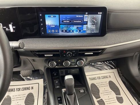 Certified 2025 Nissan Kicks SV FWD image 25