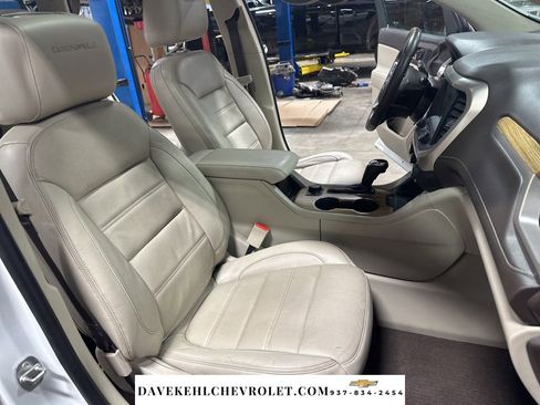 Used 2017 GMC Acadia Denali w/ Technology Package image 25