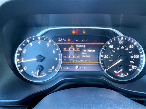 Used 2022 Nissan Titan SV image 25