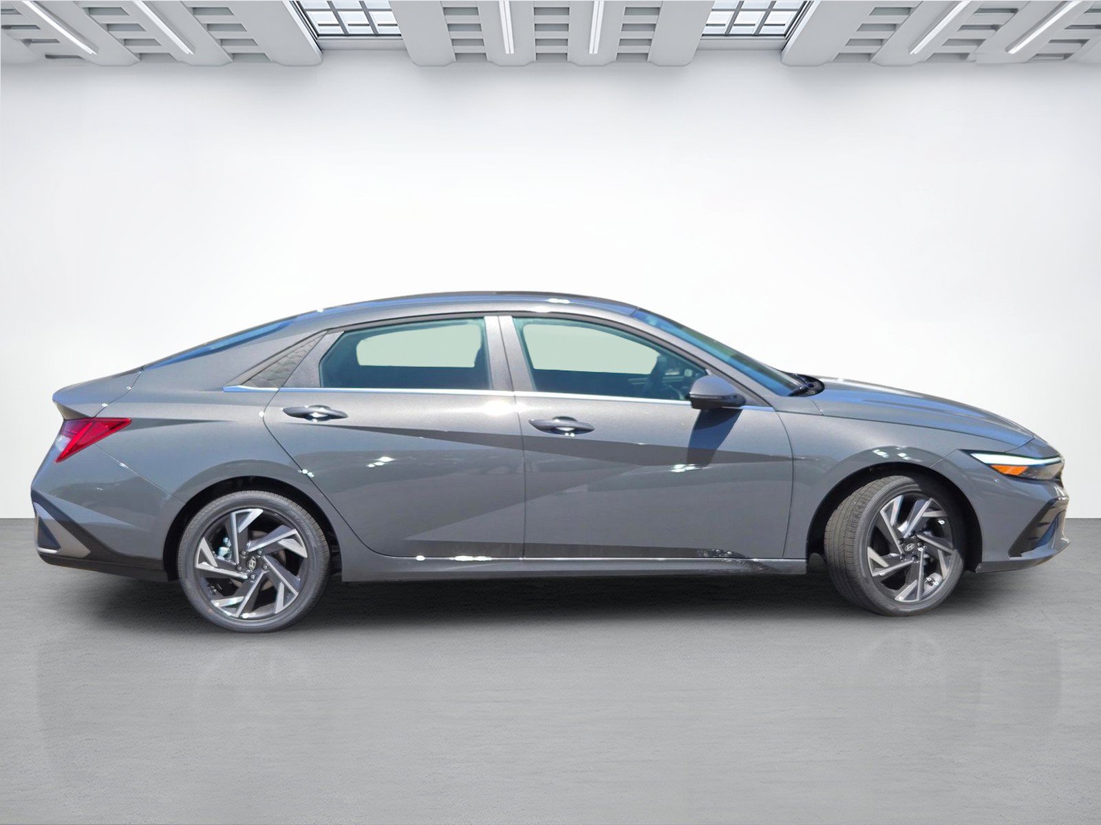 New 2026 Hyundai Elantra SEL Sport Premium FWD image 4