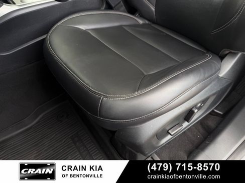 Used 2022 Ford Explorer XLT w/ Equipment Group 202A AWD/4WD image 23