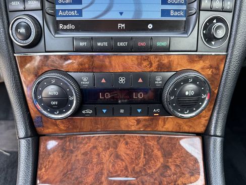 Used 2007 Mercedes-Benz CLK 350 Cabriolet image 29