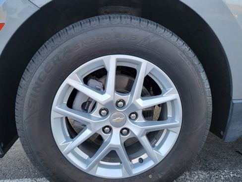 Used 2023 Chevrolet Equinox LT image 10