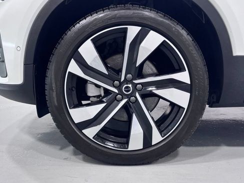 Used 2024 Volvo XC40 B5 Plus w/ Protection Package Premier AWD/4WD image 30