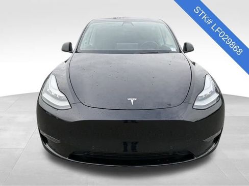 Used 2020 Tesla Model Y Long Range image 2