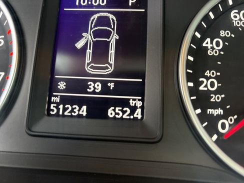 Used 2016 Volkswagen Tiguan SE image 13