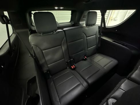 Used 2023 Chevrolet Suburban LT AWD/4WD image 18