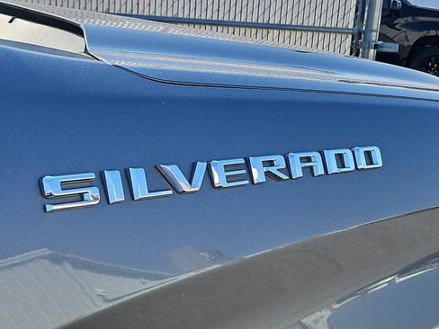 Used 2020 Chevrolet Silverado 1500 LT RWD image 3