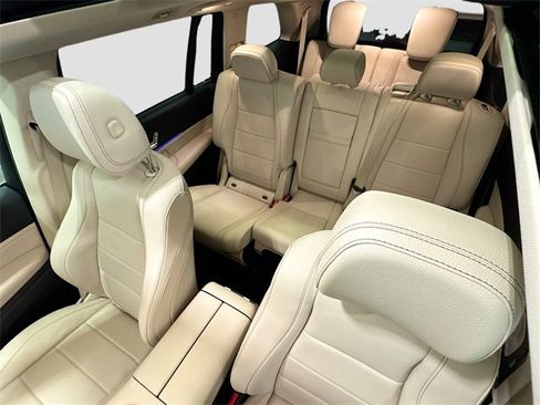 Used 2021 Mercedes-Benz GLS 450 4MATIC image 23