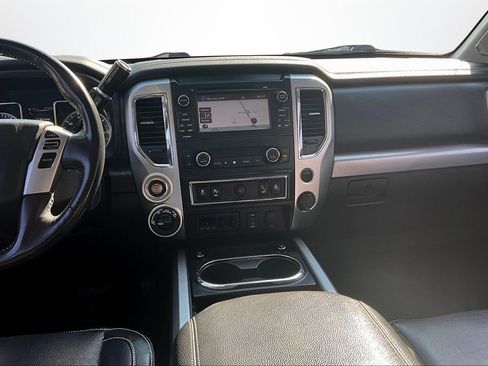 Used 2017 Nissan Titan S image 9