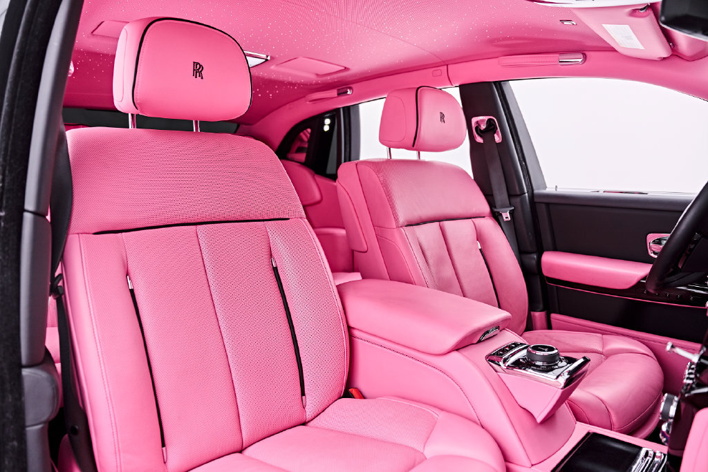 Used 2024 Rolls-Royce Phantom Sedan w/ The Phantom Package RWD image 50