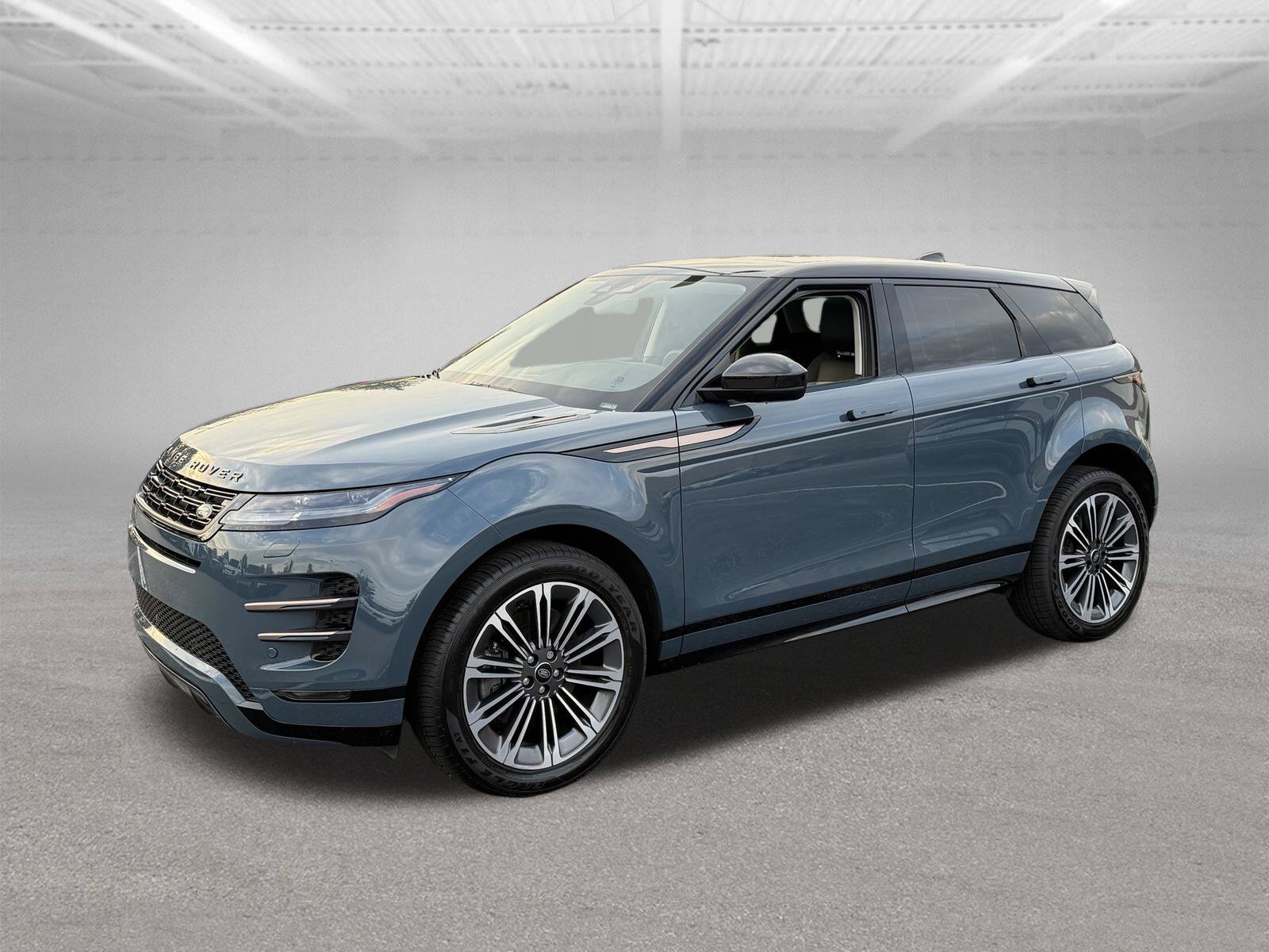 Used 2024 Land Rover Range Rover Evoque Dynamic SE AWD/4WD image 3