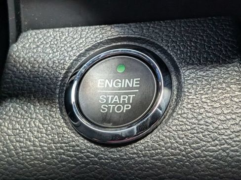 Used 2022 Ford F250 Lariat w/ Lariat Ultimate Package AWD/4WD image 32