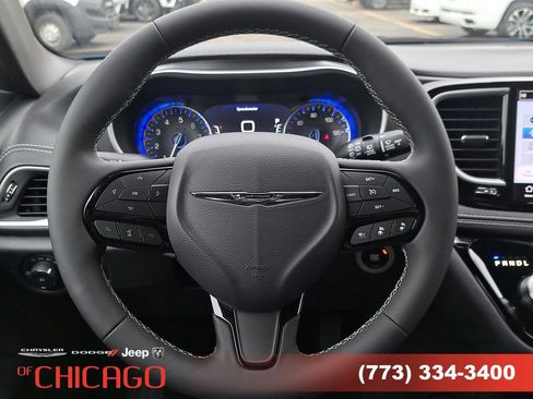 New 2026 Chrysler Pacifica Select image 27