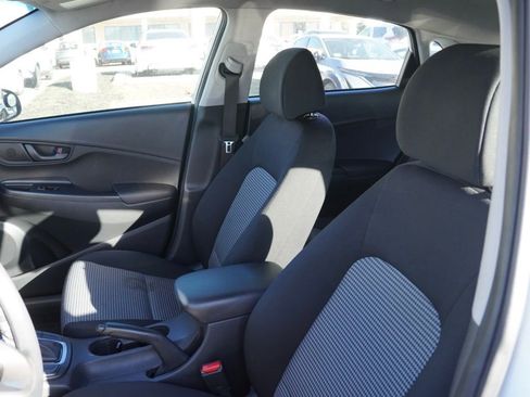 Used 2018 Hyundai Kona SE image 16