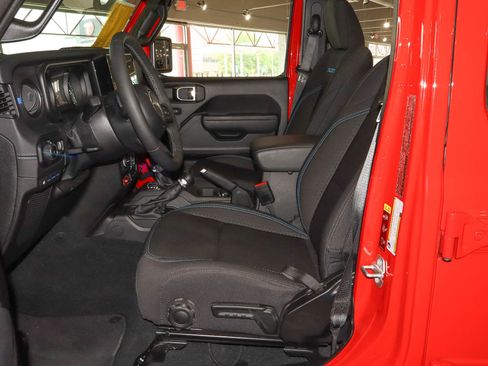 Used 2025 Jeep Wrangler Unlimited Rubicon 4xe w/ Safety Group image 7