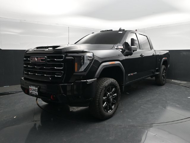 Used 2025 GMC Sierra 2500 AT4 AWD/4WD image 4