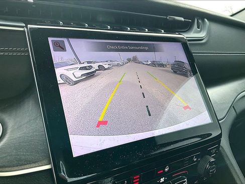 Used 2024 Jeep Grand Cherokee Limited w/ Black Appearance Package image 31