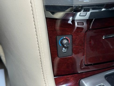 Used 2013 Lexus LX 570 4WD image 55