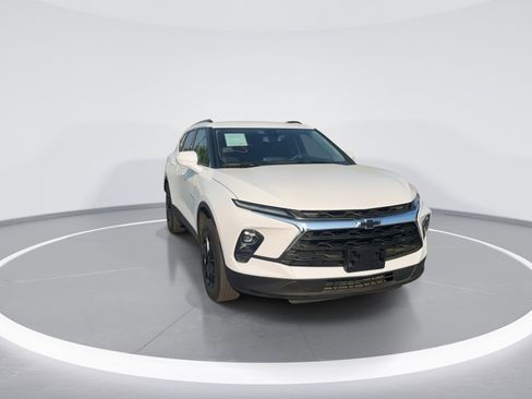 Used 2024 Chevrolet Blazer LT w/ Convenience Package image 3