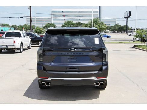 Used 2025 Chevrolet Suburban High Country AWD/4WD image 6