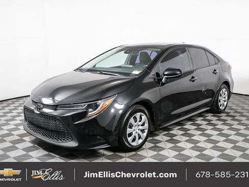 Used 2021 Toyota Corolla LE image 1