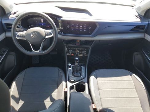 Used 2024 Volkswagen Taos SE image 15