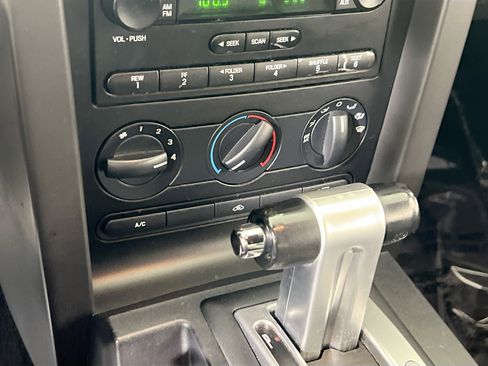 Used 2006 Ford Mustang GT Premium image 14