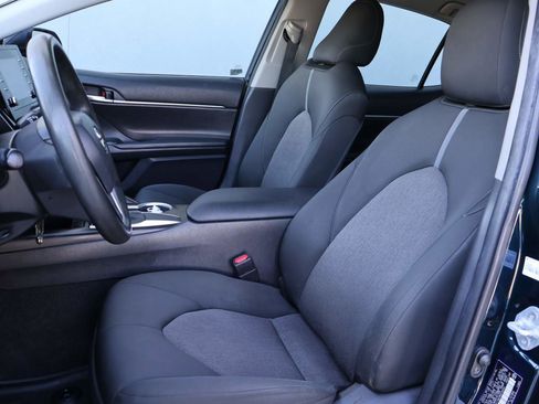 Used 2021 Toyota Camry LE image 9