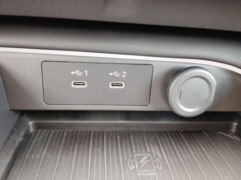 New 2026 Nissan Sentra SR w/ Floor Mat Package FWD image 8