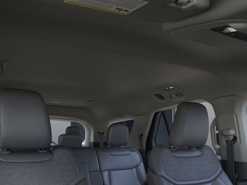 New 2025 Ford Explorer Active w/ Active Comfort Package image 24