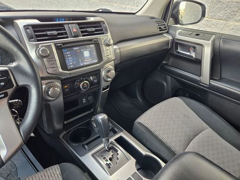 Used 2019 Toyota 4Runner SR5 AWD/4WD image 23