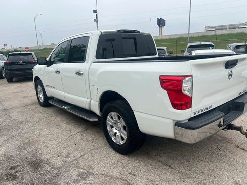 Used 2019 Nissan Titan SV AWD/4WD image 7