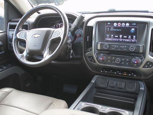 Used 2017 Chevrolet Silverado 1500 LTZ Z71 w/ LTZ Plus Package image 9