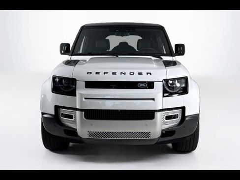 Used 2024 Land Rover Defender 110 SE AWD/4WD image 8