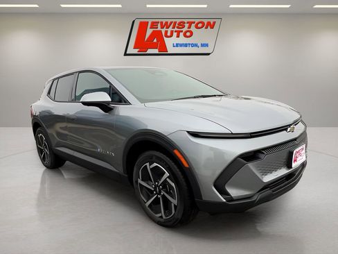 New 2026 Chevrolet Equinox EV LT image 2