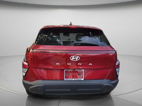Used 2024 Hyundai Kona SE FWD image 6