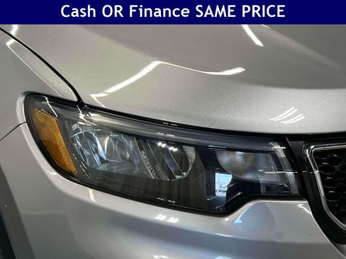 Certified 2023 Jeep Compass Limited w/ Sun and Sound Group AWD/4WD image 9