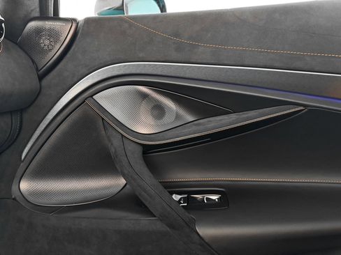 New 2026 McLaren 750S image 23