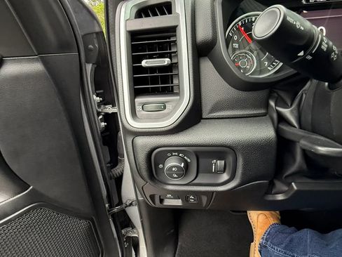 Used 2022 RAM 1500 Big Horn AWD/4WD image 19